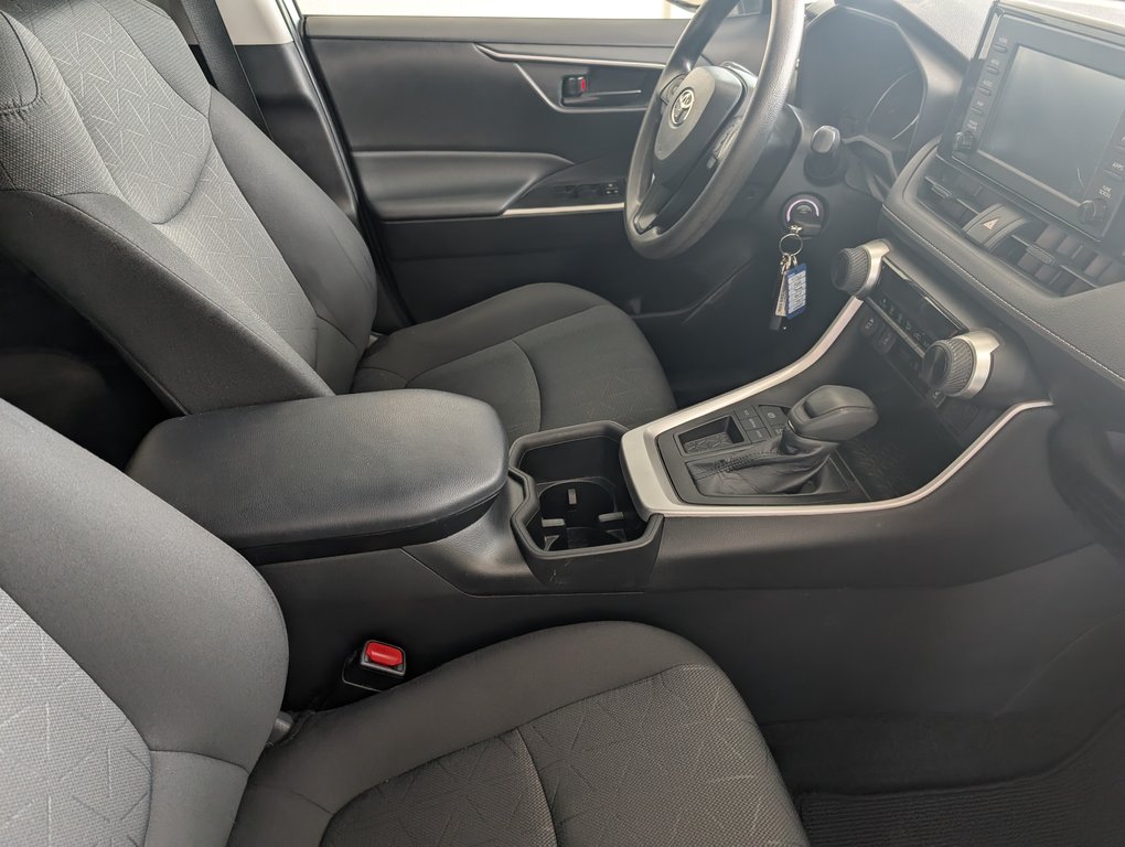 2022 Toyota RAV4 LE, A/C, in Magog, Quebec - 8 - w1024h768px