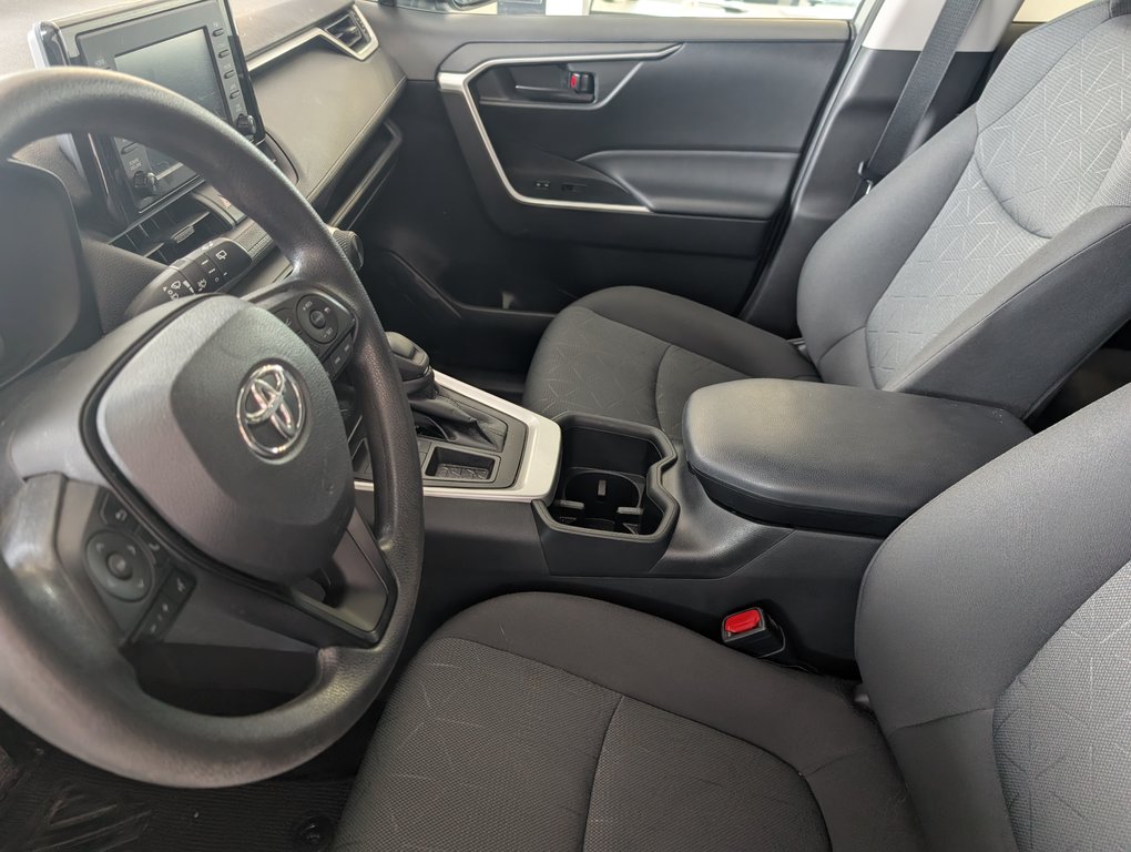 2022 Toyota RAV4 LE, A/C, in Magog, Quebec - 11 - w1024h768px