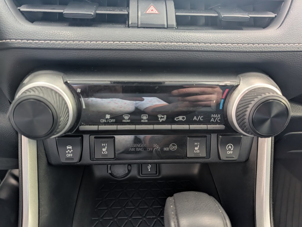 2022 Toyota RAV4 LE AWD, A/C, in Magog, Quebec - 17 - w1024h768px