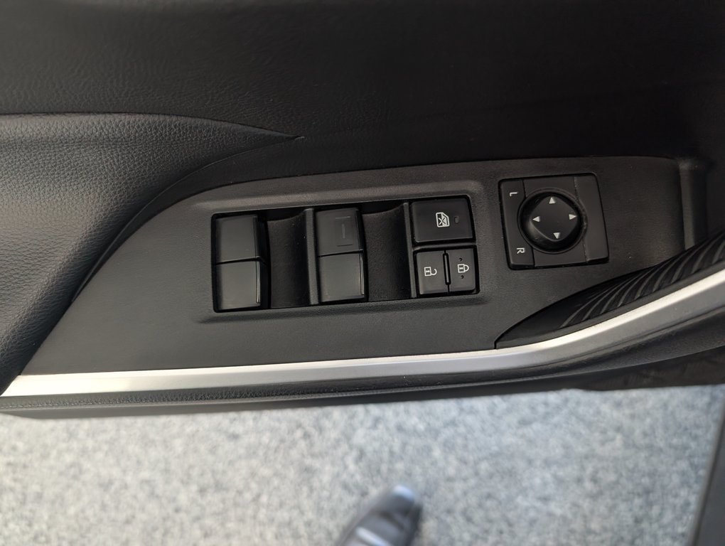 2022 Toyota RAV4 LE AWD, A/C, in Magog, Quebec - 14 - w1024h768px