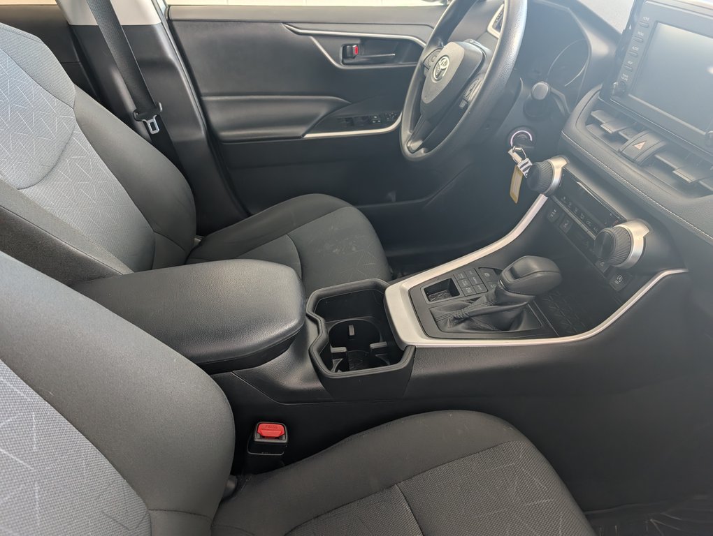 2022 Toyota RAV4 LE AWD, A/C, in Magog, Quebec - 9 - w1024h768px