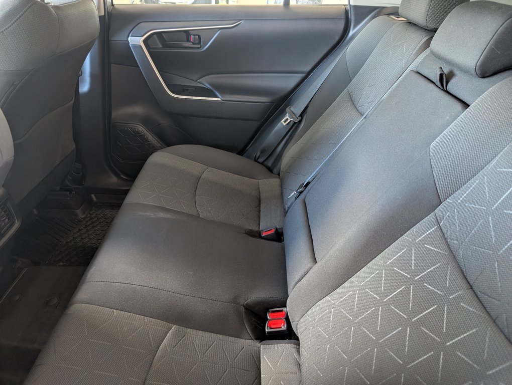 2022 Toyota RAV4 LE AWD, A/C, in Magog, Quebec - 12 - w1024h768px