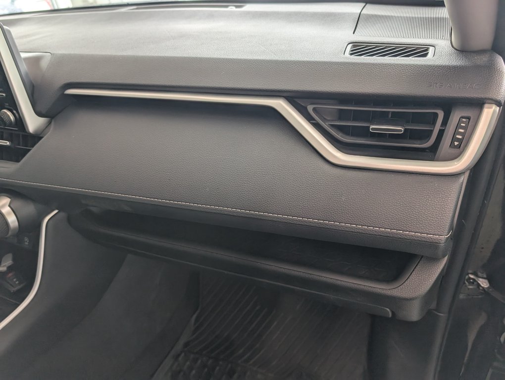 2022 Toyota RAV4 XLE PREMIUM AWD, in Magog, Quebec - 10 - w1024h768px