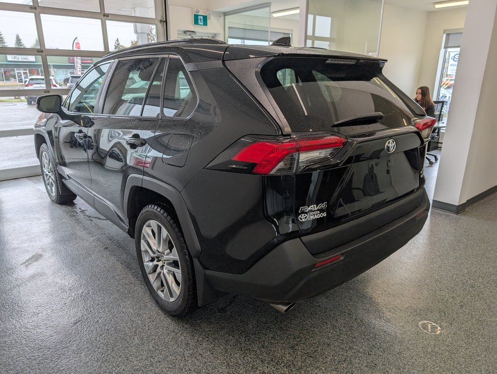 2022 Toyota RAV4 XLE PREMIUM AWD, in Magog, Quebec - 5 - w1024h768px