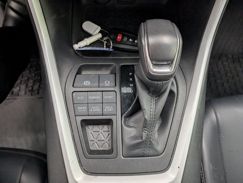 2022 Toyota RAV4 XLE PREMIUM AWD, in Magog, Quebec - 18 - w1024h768px