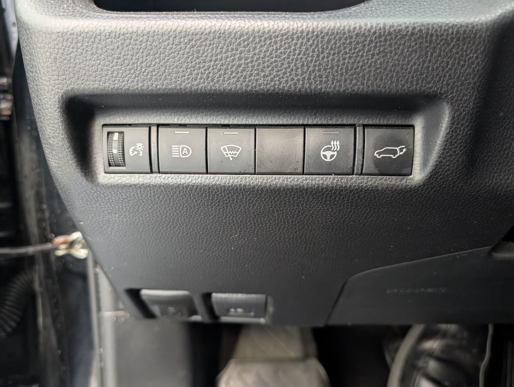2022 Toyota RAV4 XLE PREMIUM AWD, in Magog, Quebec - 24 - w1024h768px