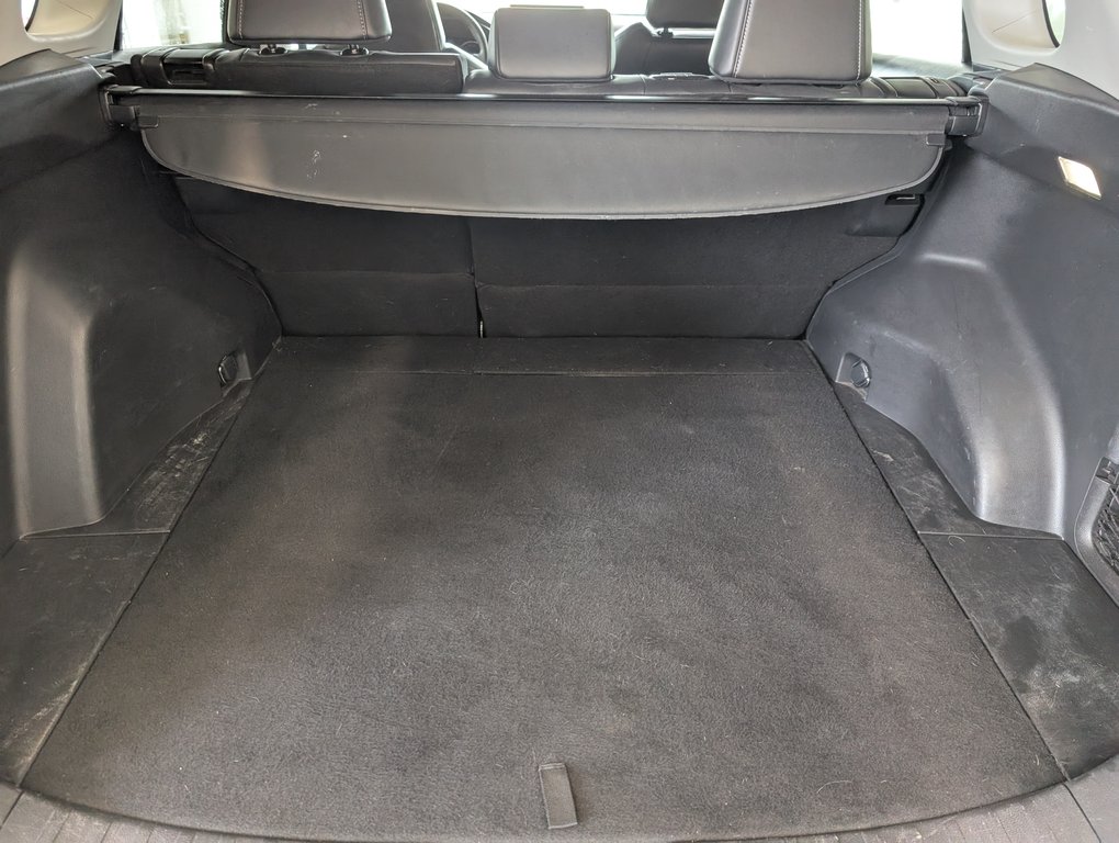 2022 Toyota RAV4 XLE PREMIUM AWD, in Magog, Quebec - 7 - w1024h768px