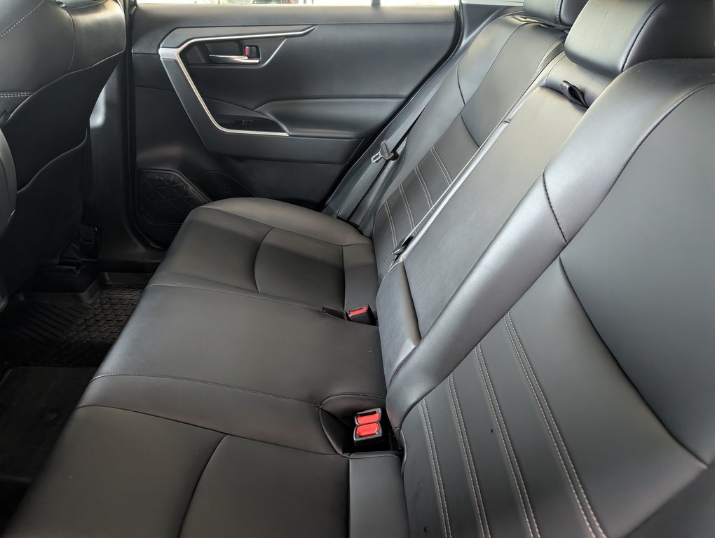 2022 Toyota RAV4 XLE PREMIUM AWD, in Magog, Quebec - 11 - w1024h768px