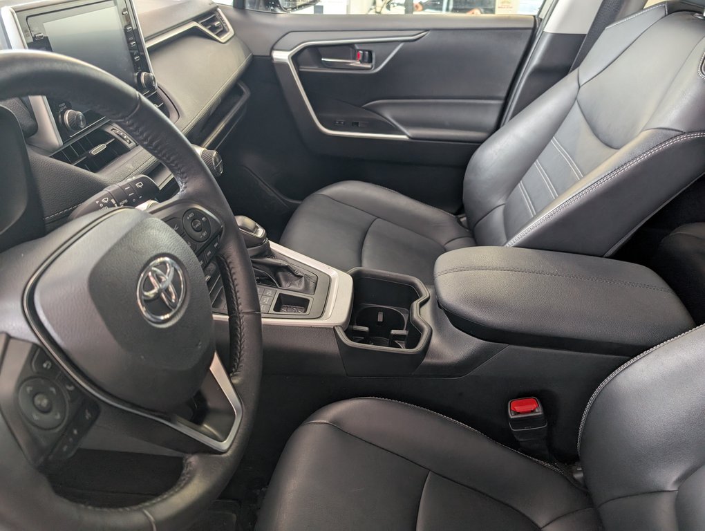 2022 Toyota RAV4 XLE PREMIUM AWD, in Magog, Quebec - 12 - w1024h768px