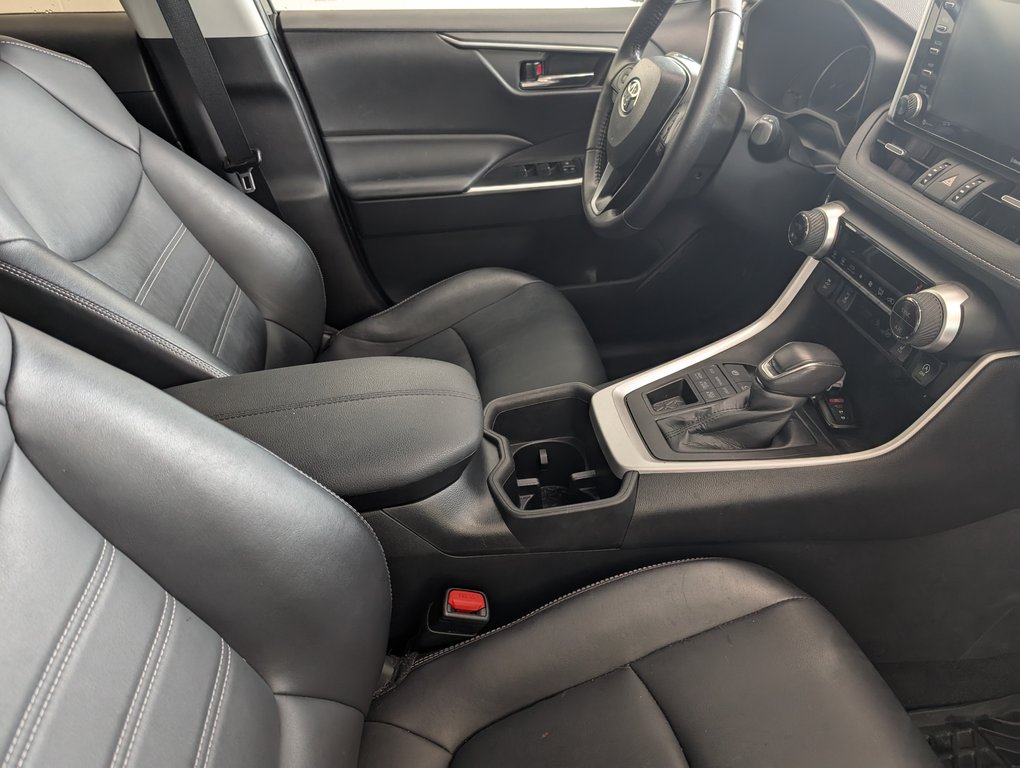 2022 Toyota RAV4 XLE PREMIUM AWD, in Magog, Quebec - 9 - w1024h768px