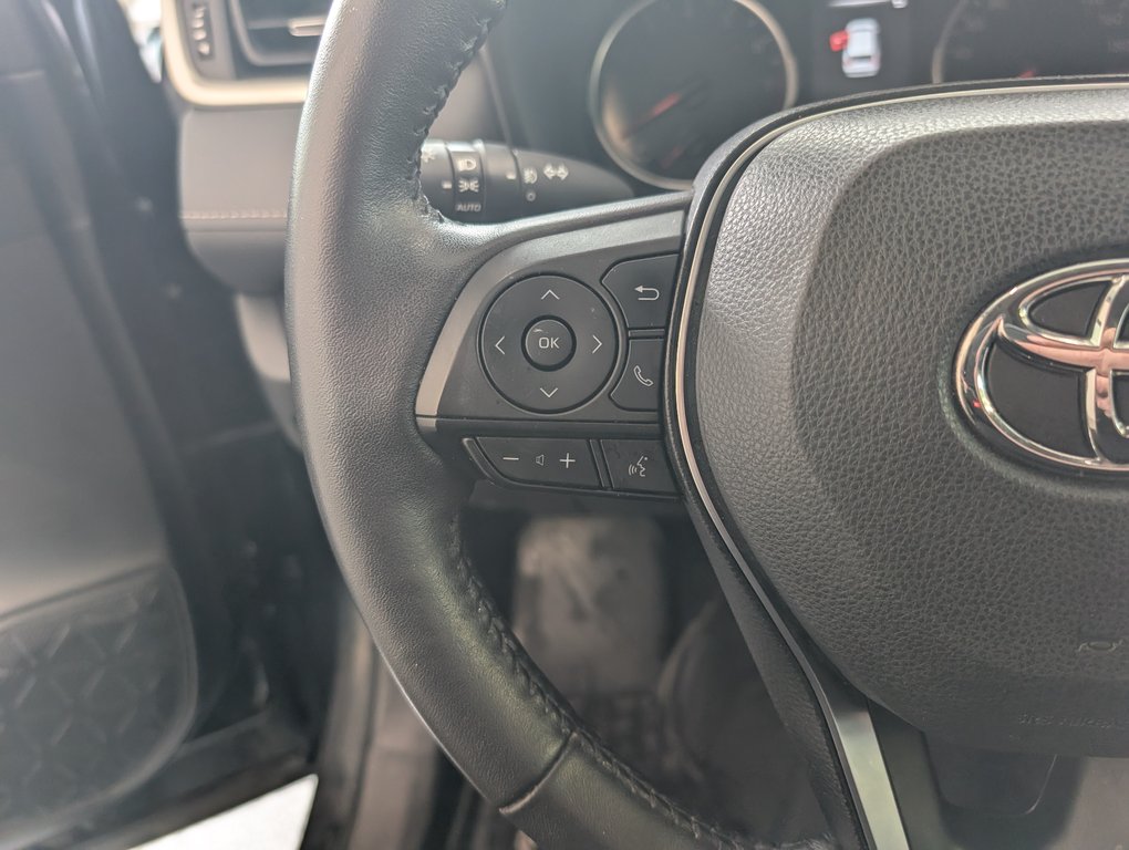 2022 Toyota RAV4 XLE PREMIUM AWD, in Magog, Quebec - 20 - w1024h768px