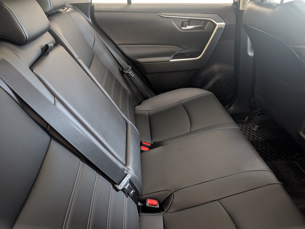 2022 Toyota RAV4 XLE PREMIUM AWD, in Magog, Quebec - 8 - w1024h768px