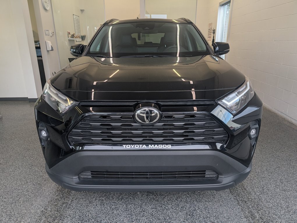 2022 Toyota RAV4 XLE PREMIUM AWD, in Magog, Quebec - 6 - w1024h768px