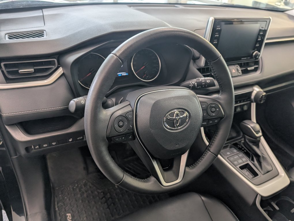 2022 Toyota RAV4 XLE PREMIUM AWD, in Magog, Quebec - 13 - w1024h768px