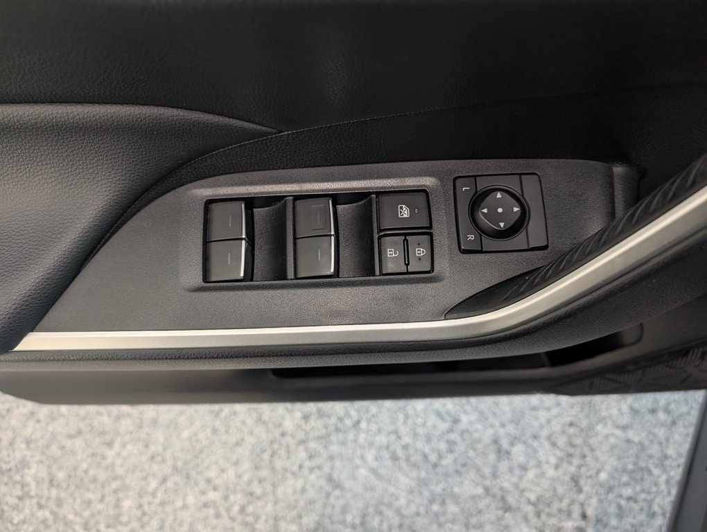 2022 Toyota RAV4 XLE PREMIUM AWD, in Magog, Quebec - 15 - w1024h768px