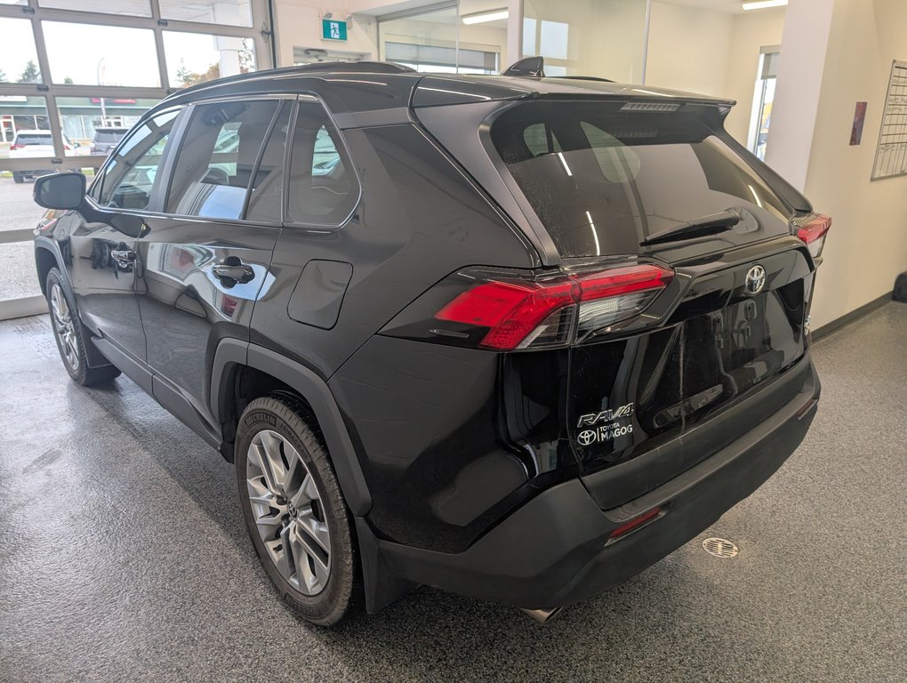 2022 Toyota RAV4 XLE PREMIUM AWD, in Magog, Quebec - 4 - w1024h768px
