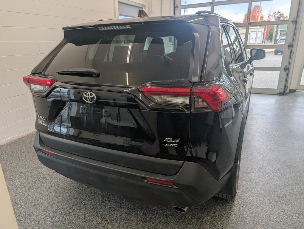 2022 Toyota RAV4 XLE PREMIUM AWD, in Magog, Quebec - 3 - w1024h768px
