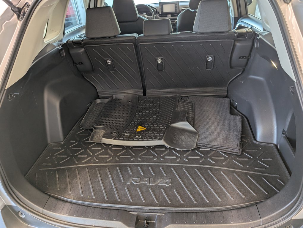 Toyota RAV4 LE AWD, GARANTIE JUSQU EN 2027, 2022 à Magog, Québec - 7 - w1024h768px