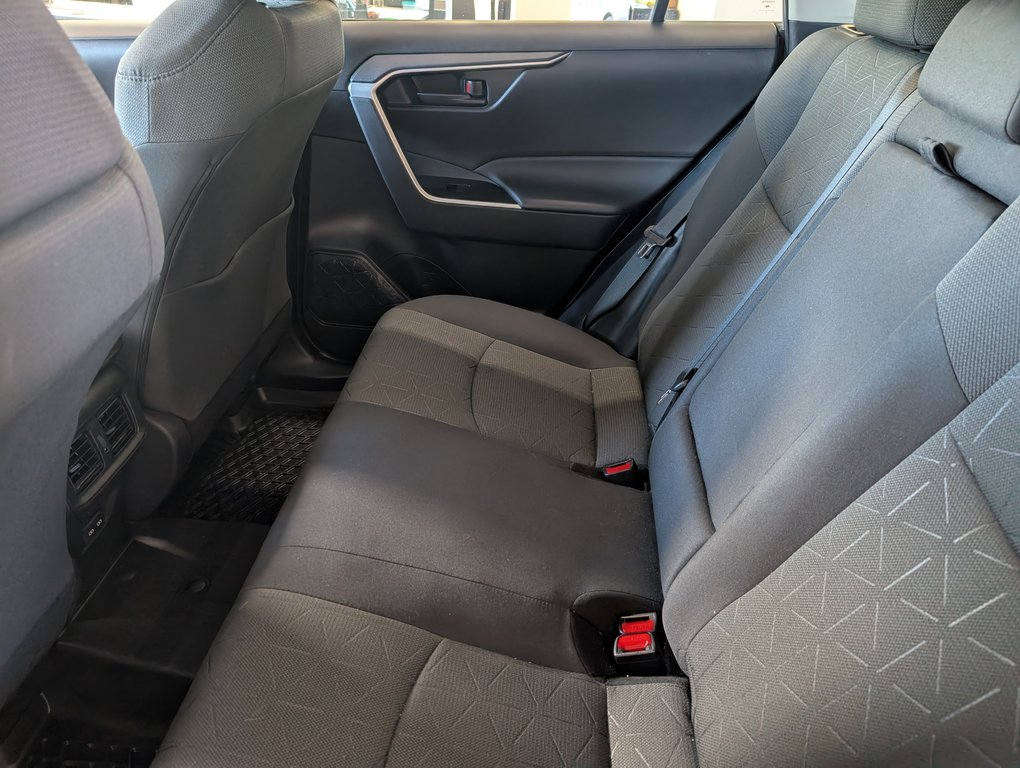 Toyota RAV4 LE AWD, GARANTIE JUSQU EN 2027, 2022 à Magog, Québec - 11 - w1024h768px