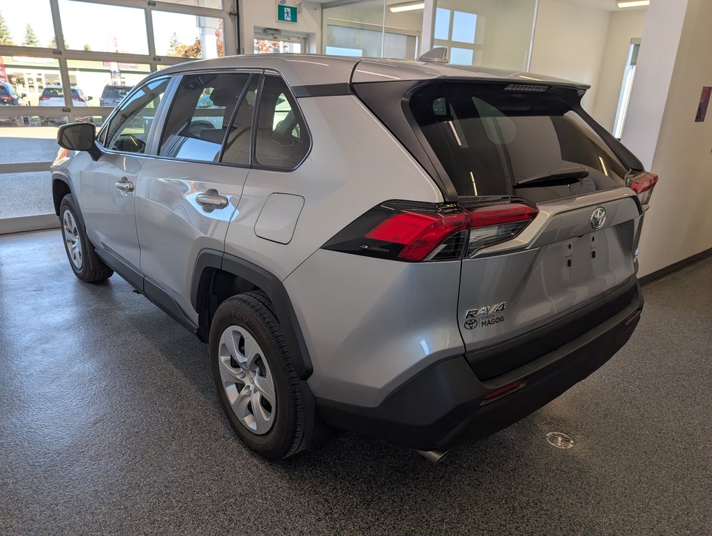 Toyota RAV4 LE AWD, GARANTIE JUSQU EN 2027, 2022 à Magog, Québec - 5 - w1024h768px
