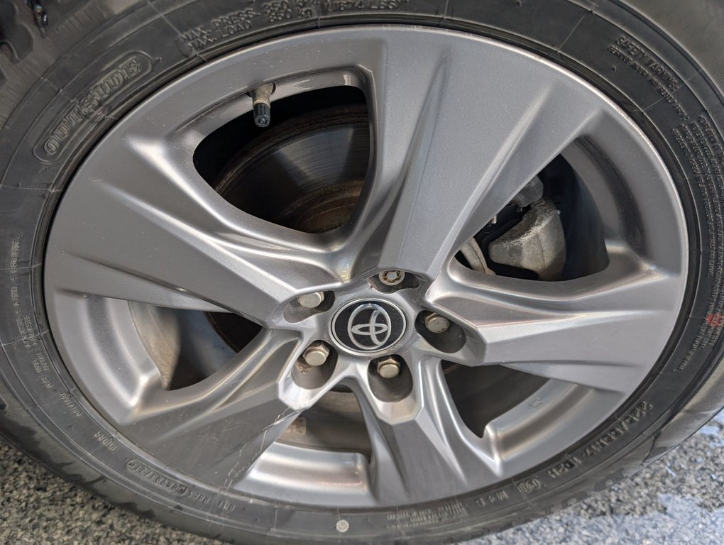 Toyota RAV4 XLE AWD, GARANTIE JUSQU EN 2026, 2022 à Magog, Québec - 22 - w1024h768px