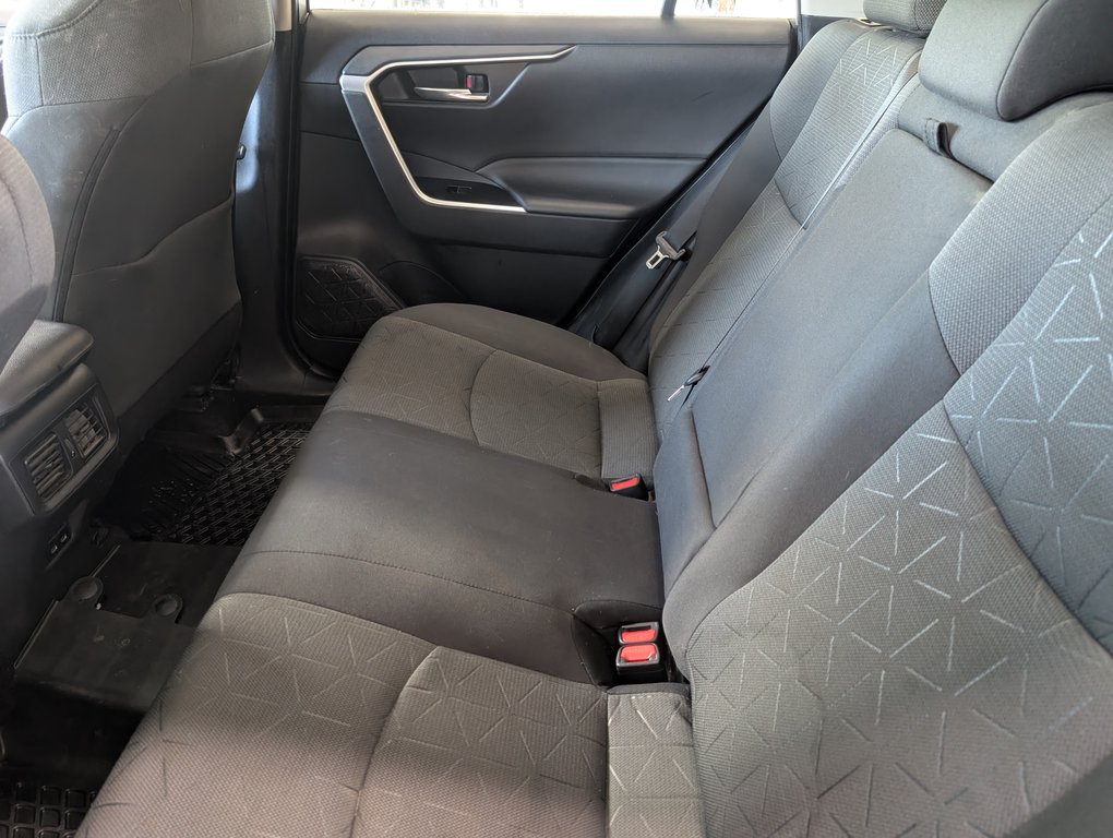 Toyota RAV4 XLE AWD, GARANTIE JUSQU EN 2026, 2022 à Magog, Québec - 10 - w1024h768px