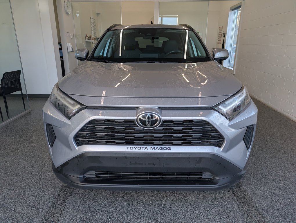 Toyota RAV4 XLE AWD, GARANTIE JUSQU EN 2026, 2022 à Magog, Québec - 5 - w1024h768px