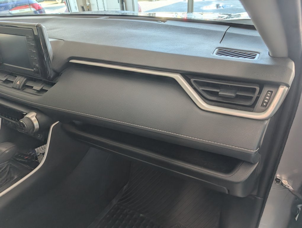 Toyota RAV4 XLE AWD, GARANTIE JUSQU EN 2026, 2022 à Magog, Québec - 8 - w1024h768px