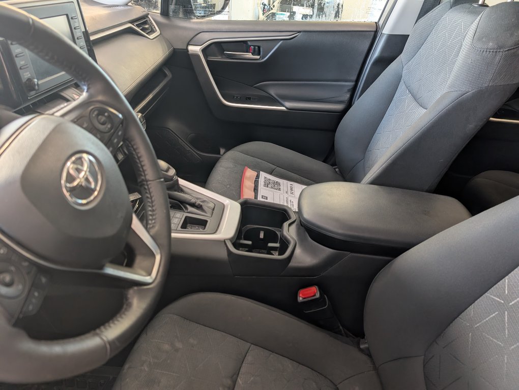 Toyota RAV4 XLE AWD, GARANTIE JUSQU EN 2026, 2022 à Magog, Québec - 9 - w1024h768px