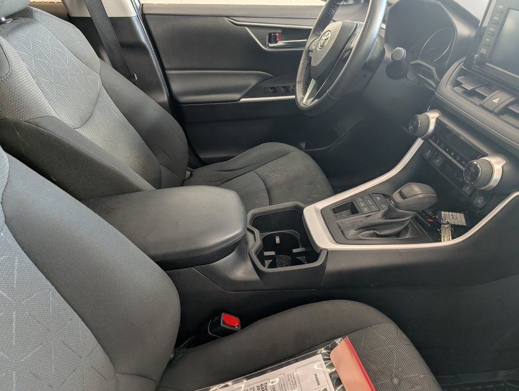 Toyota RAV4 XLE AWD, GARANTIE JUSQU EN 2026, 2022 à Magog, Québec - 7 - w1024h768px