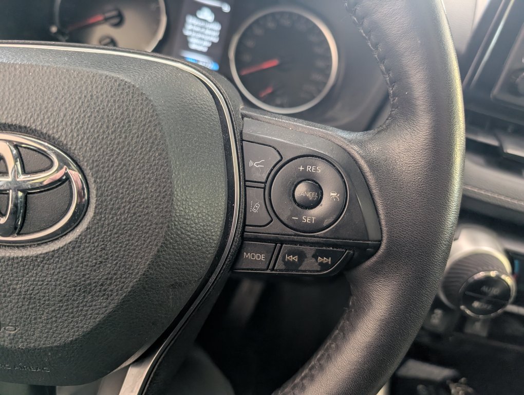 Toyota RAV4 XLE AWD, 2022 à Magog, Québec - 20 - w1024h768px