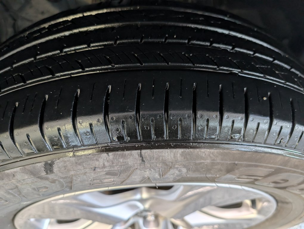 Toyota RAV4 XLE AWD, 2022 à Magog, Québec - 24 - w1024h768px