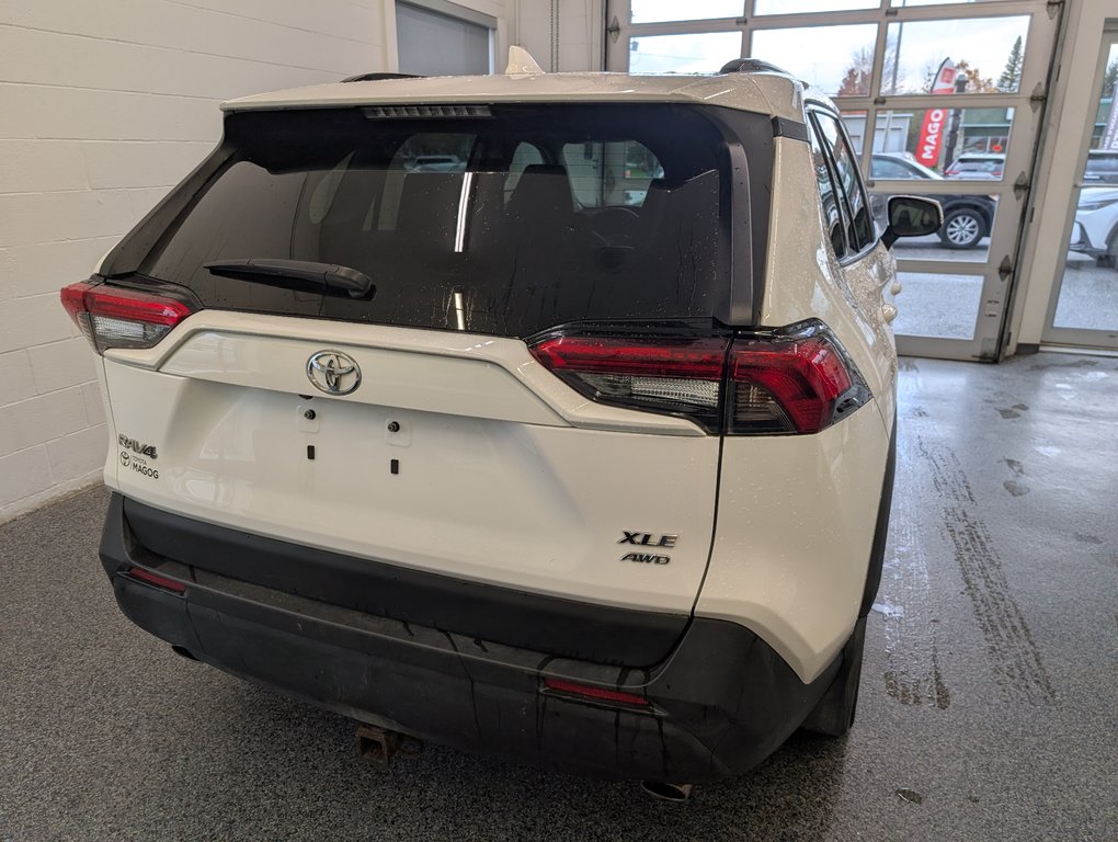 Toyota RAV4 XLE AWD, 2022 à Magog, Québec - 4 - w1024h768px