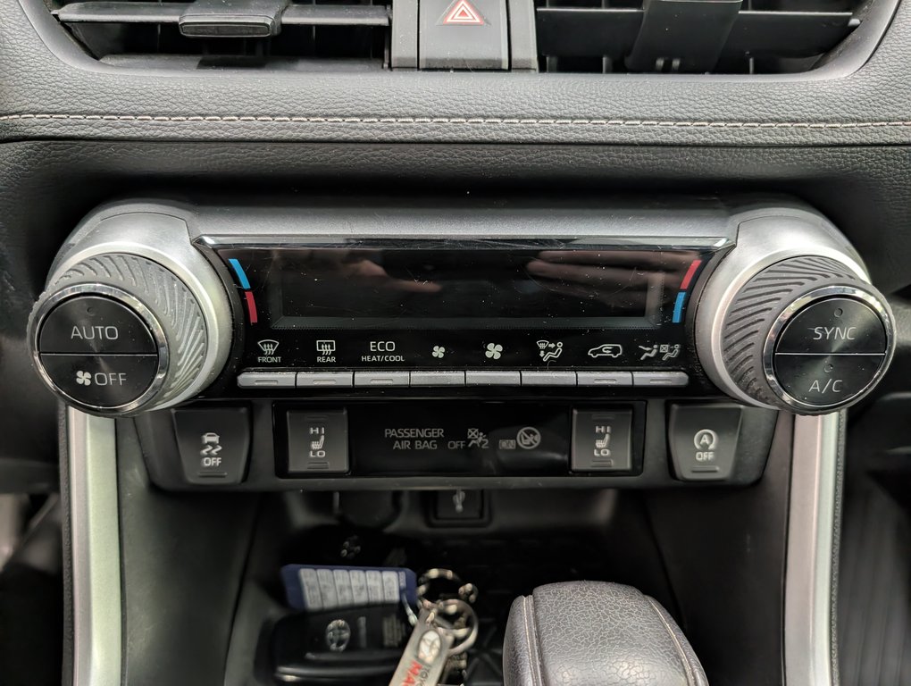 Toyota RAV4 XLE AWD, 2022 à Magog, Québec - 18 - w1024h768px