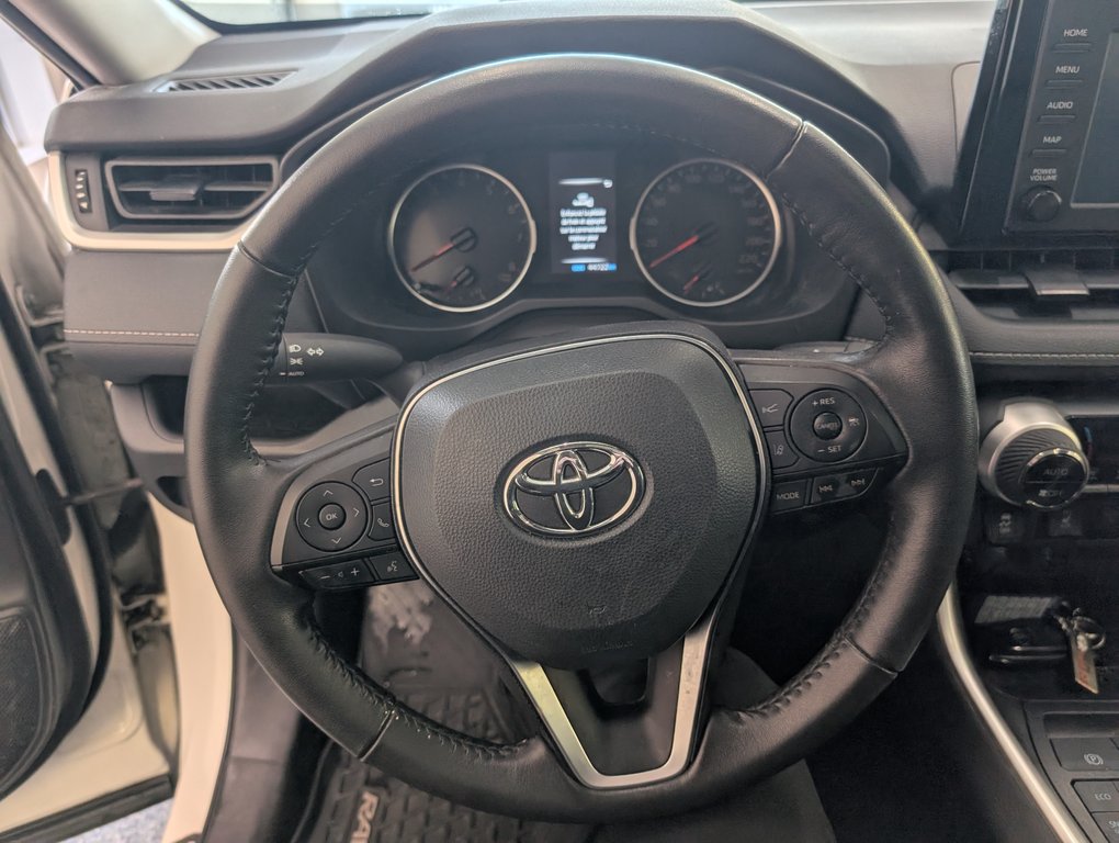 Toyota RAV4 XLE AWD, 2022 à Magog, Québec - 16 - w1024h768px