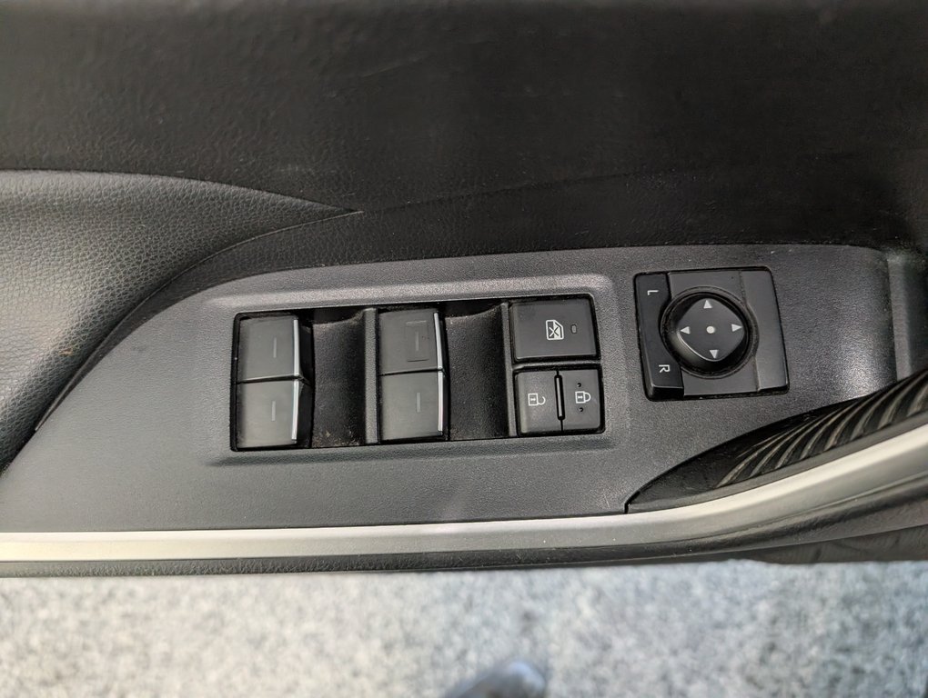 Toyota RAV4 XLE AWD, 2022 à Magog, Québec - 15 - w1024h768px