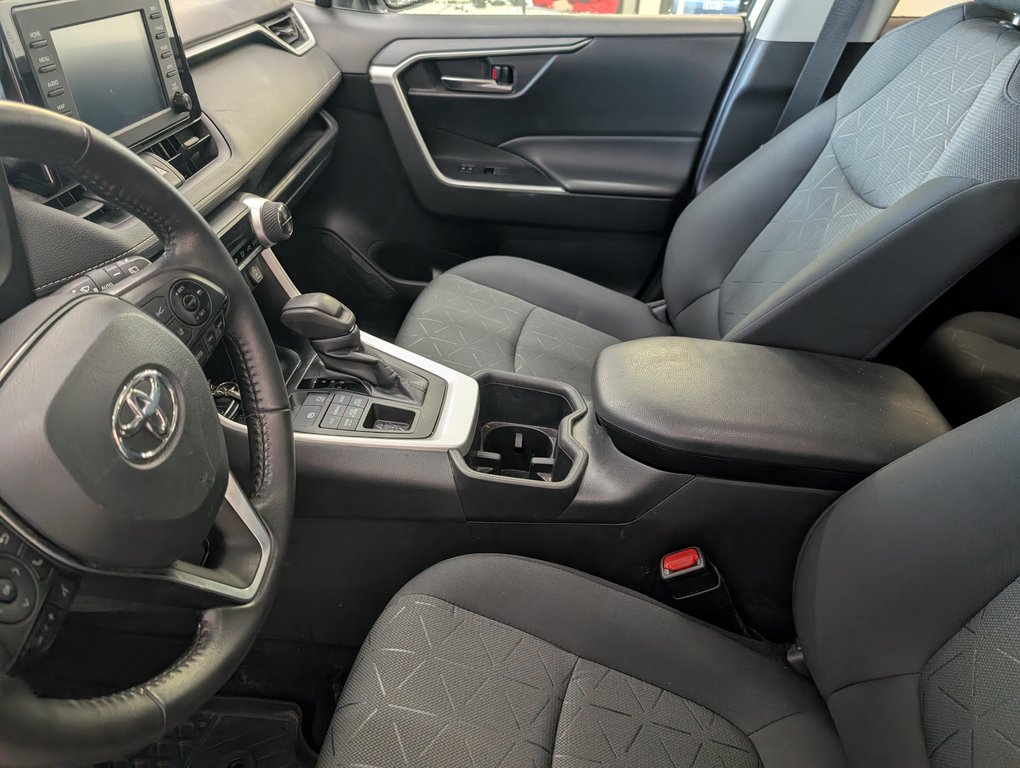 Toyota RAV4 XLE AWD, 2022 à Magog, Québec - 12 - w1024h768px