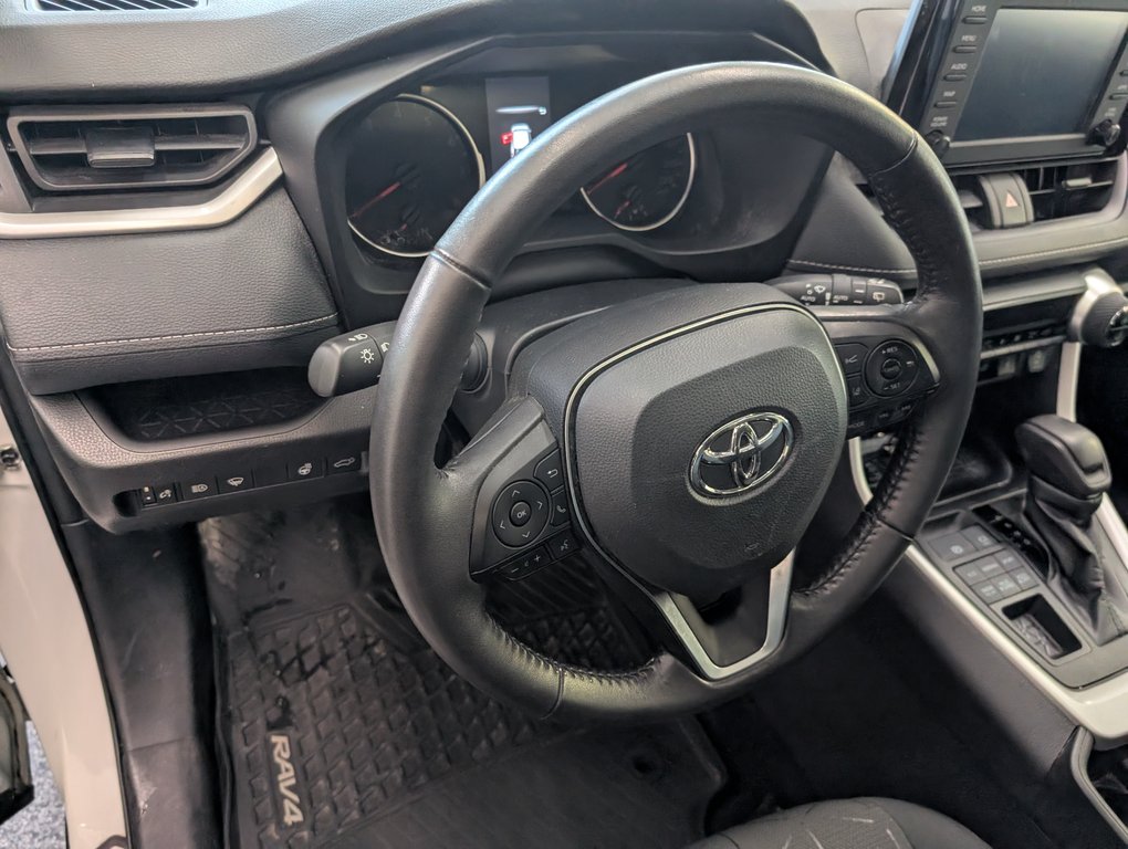 Toyota RAV4 XLE AWD, 2022 à Magog, Québec - 13 - w1024h768px