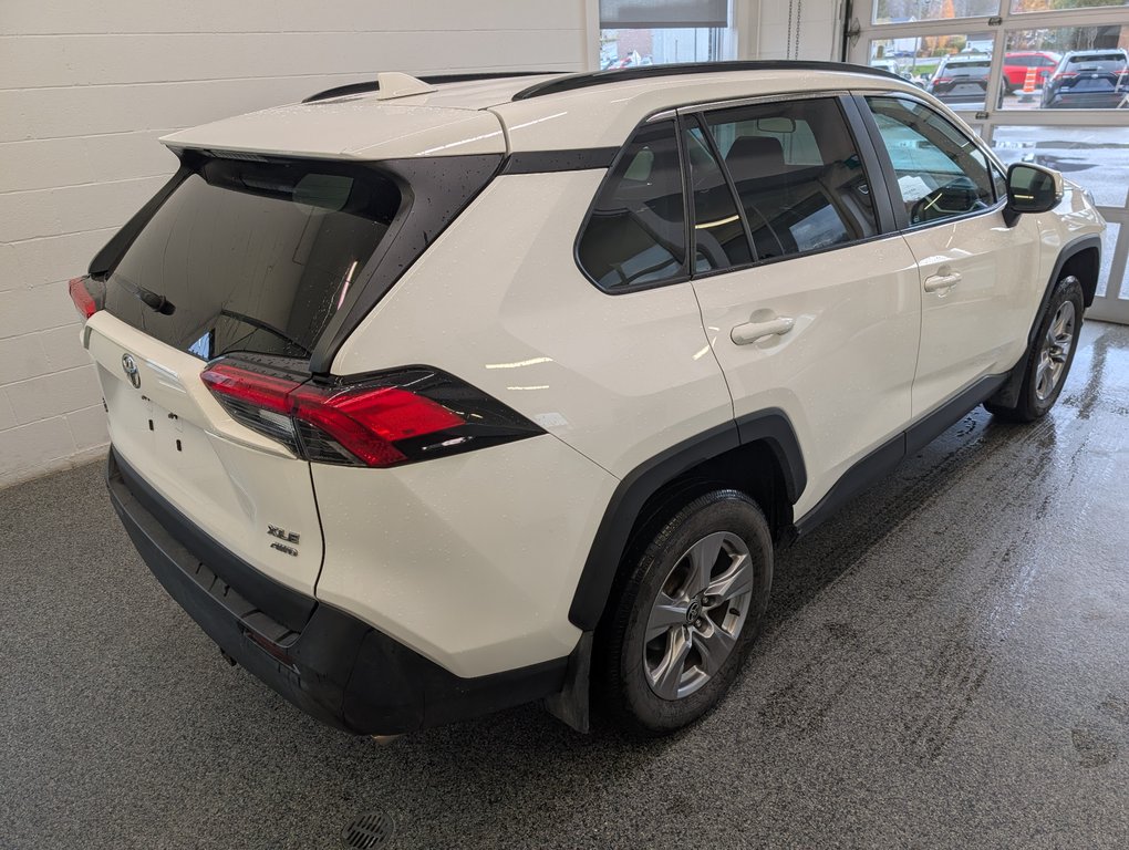 Toyota RAV4 XLE AWD, 2022 à Magog, Québec - 3 - w1024h768px