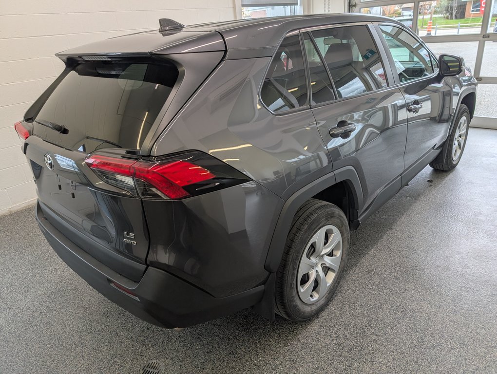 Toyota RAV4 LE AWD 2022 à Magog, Québec - 4 - w1024h768px