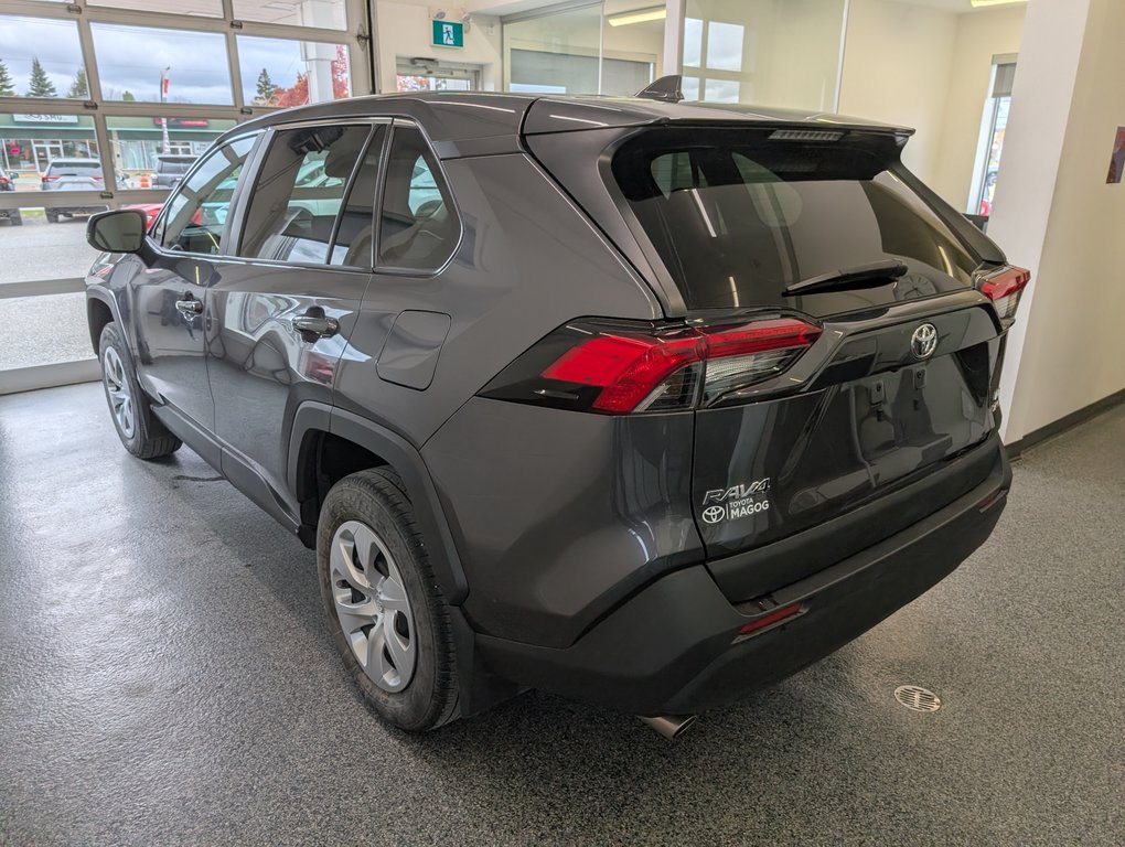 Toyota RAV4 LE AWD 2022 à Magog, Québec - 5 - w1024h768px