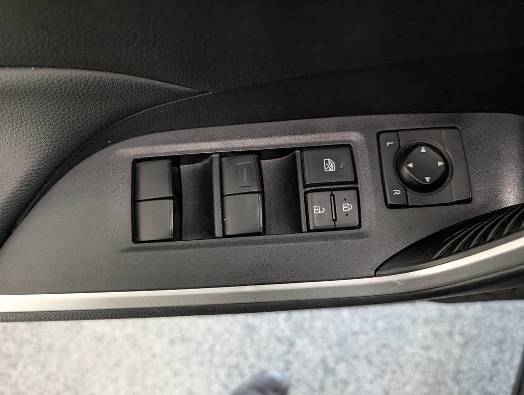 Toyota RAV4 LE AWD 2022 à Magog, Québec - 14 - w1024h768px