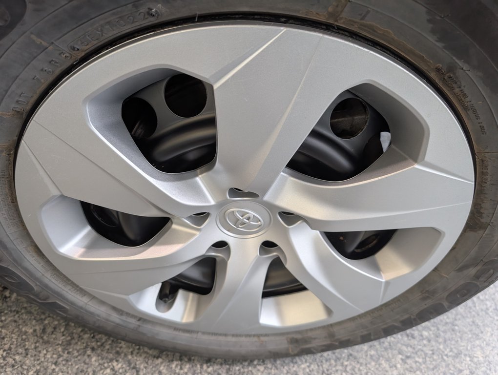 Toyota RAV4 LE AWD 2022 à Magog, Québec - 23 - w1024h768px