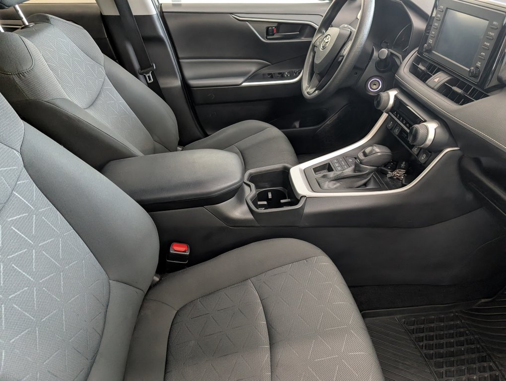 Toyota RAV4 LE AWD 2022 à Magog, Québec - 9 - w1024h768px
