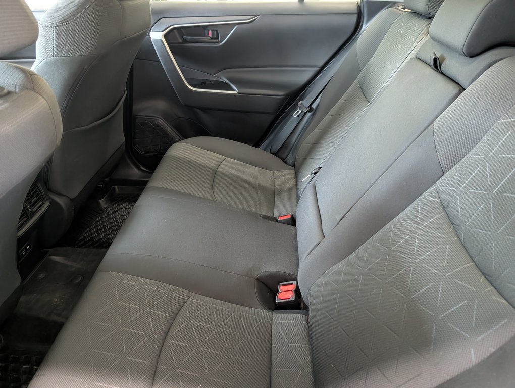 Toyota RAV4 LE AWD 2022 à Magog, Québec - 11 - w1024h768px