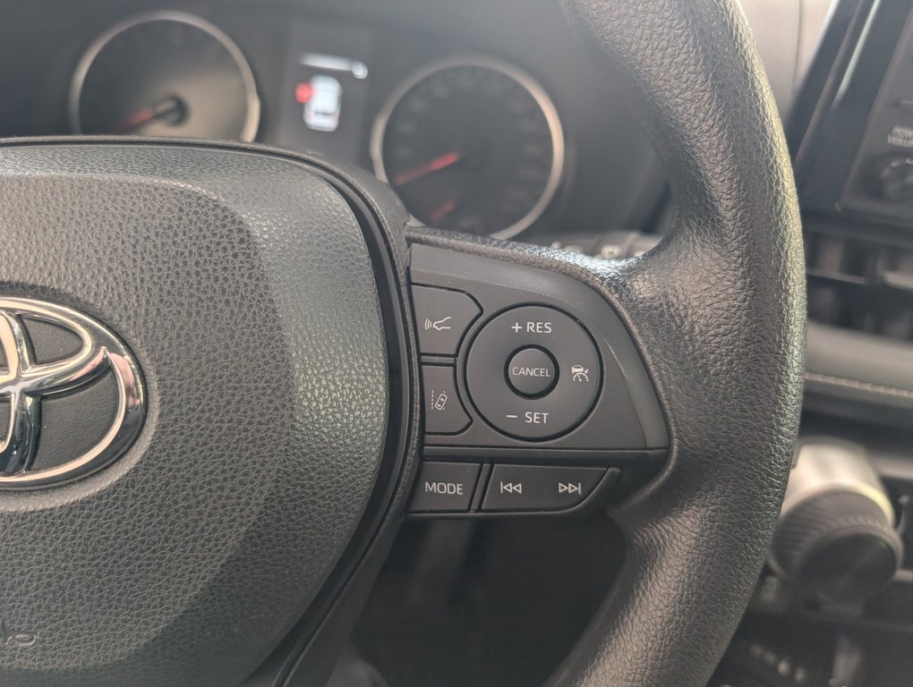 Toyota RAV4 LE AWD 2022 à Magog, Québec - 19 - w1024h768px