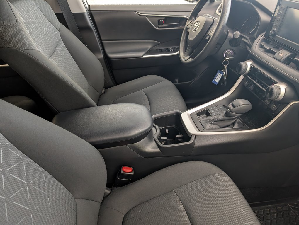 2022 Toyota RAV4 LE AWD, GARANTIE JUSQU EN 2026, in Magog, Quebec - 8 - w1024h768px