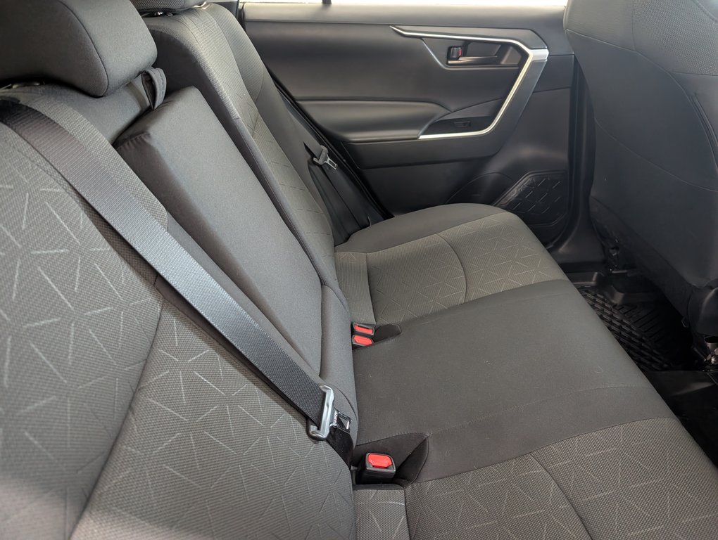 2022 Toyota RAV4 LE AWD, GARANTIE JUSQU EN 2026, in Magog, Quebec - 7 - w1024h768px