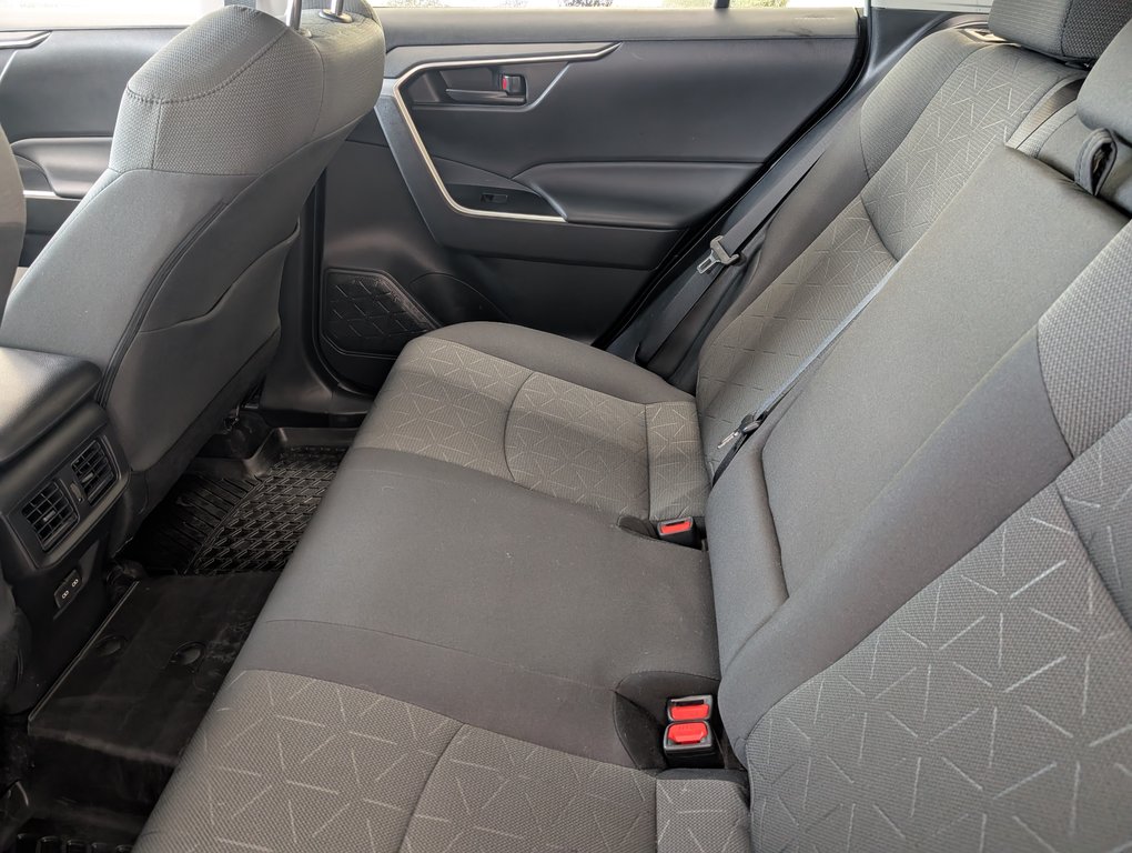 2022 Toyota RAV4 LE AWD, GARANTIE JUSQU EN 2026, in Magog, Quebec - 10 - w1024h768px