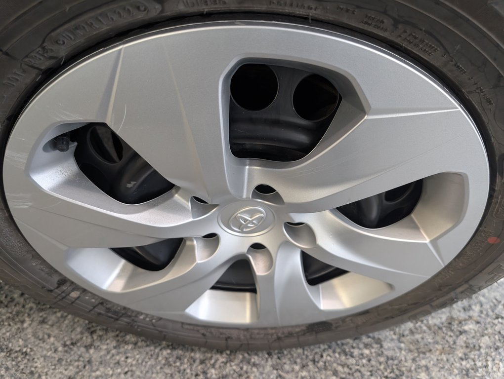 2022 Toyota RAV4 LE AWD, GARANTIE JUSQU EN 2026, in Magog, Quebec - 22 - w1024h768px